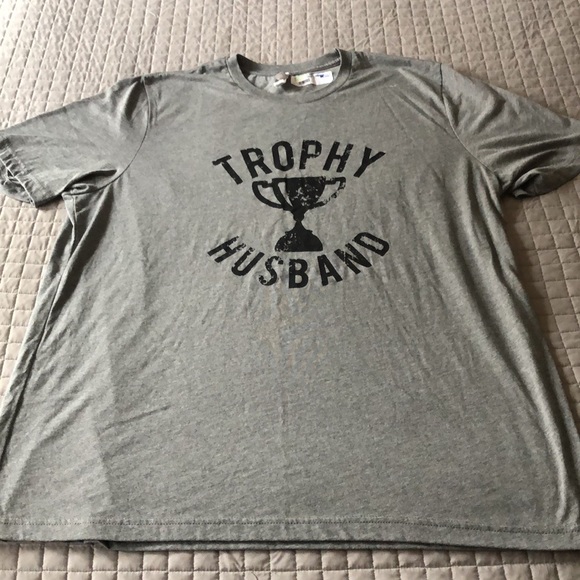 NWOT- Thread Tank Graphic Short Sleeved Tee - Picture 2 of 7